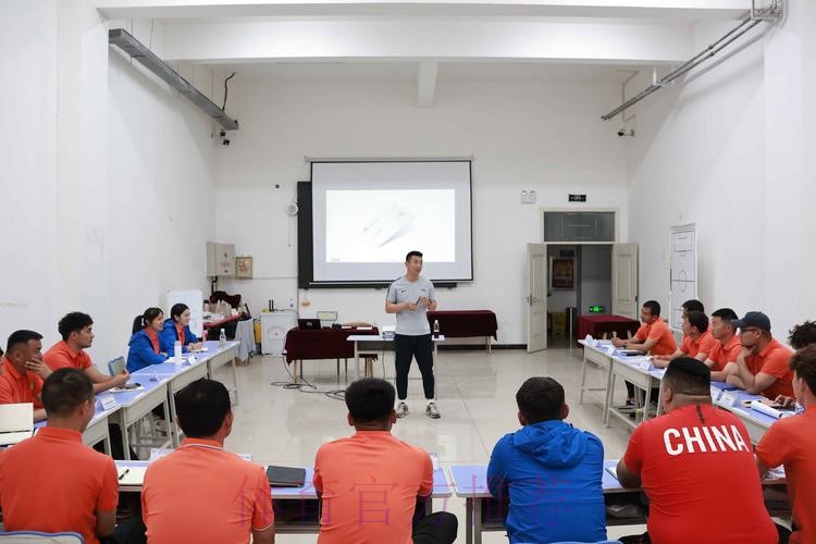 中国足协赴疆举办首期地级市足协秘书长培训班 中国足协赴疆举办首期地级市足协秘书长培训班